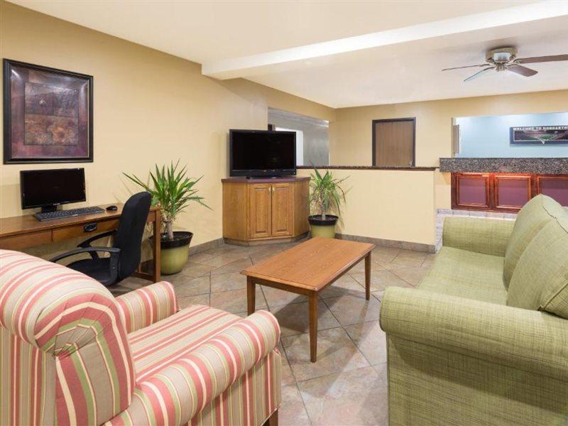 Super 8 By Wyndham Morgantown Hotel Exterior photo