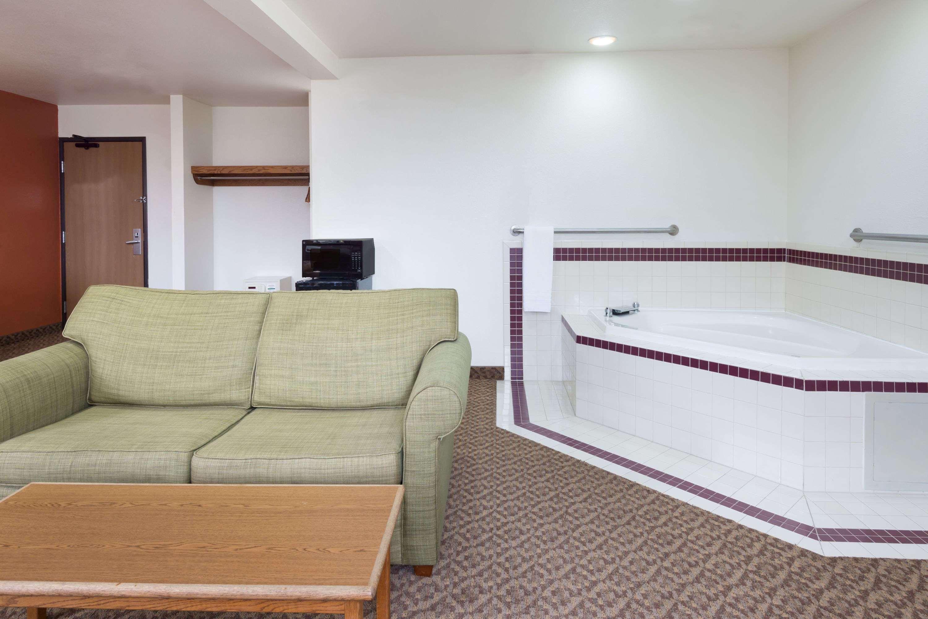 Super 8 By Wyndham Morgantown Hotel Exterior photo