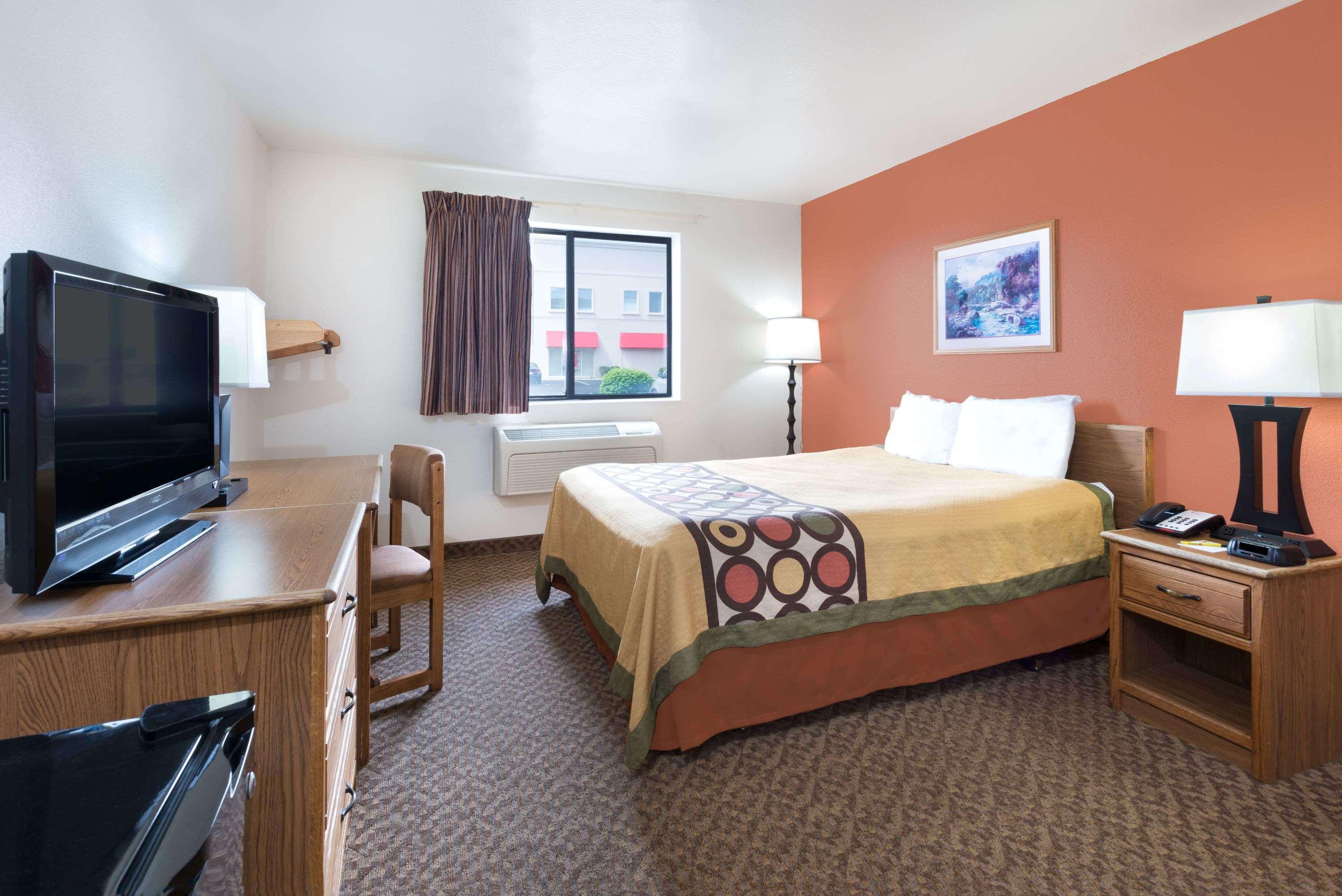 Super 8 By Wyndham Morgantown Hotel Exterior photo