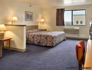 Super 8 By Wyndham Morgantown Hotel Room photo
